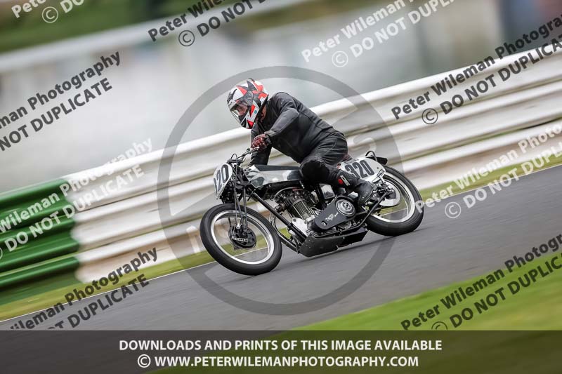 Vintage motorcycle club;eventdigitalimages;mallory park;mallory park trackday photographs;no limits trackdays;peter wileman photography;trackday digital images;trackday photos;vmcc festival 1000 bikes photographs